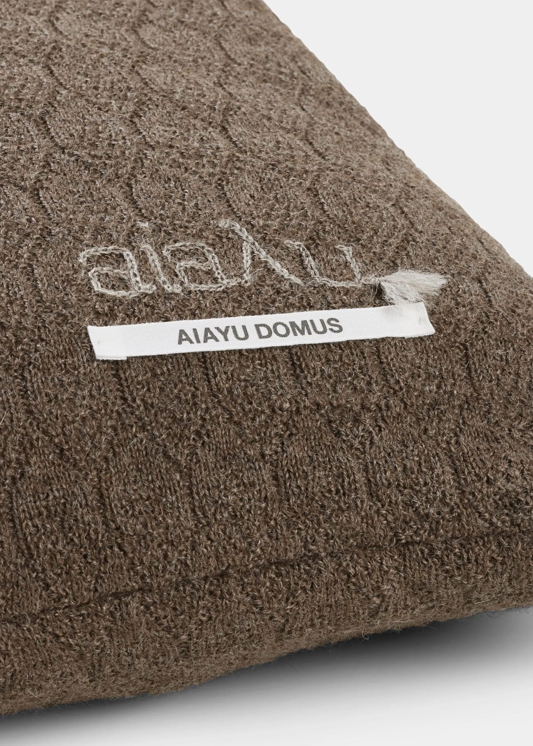 aiayu Puder*Raul llama wool pillow - 50x50